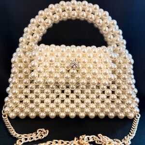 Elegant Pearl-Embellished Handbag